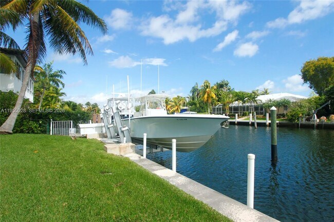 Building Photo - 13005 Zambrana St