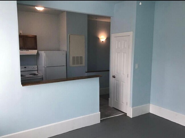 Building Photo - Galveston 4-plex Ave K