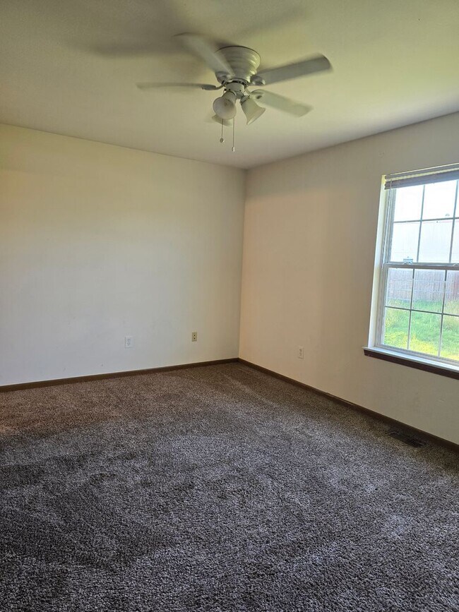 Building Photo - 5713-5715-5715 Canaveral Dr
