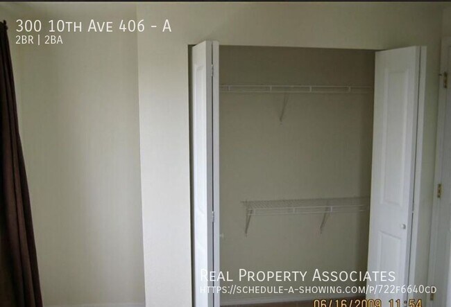 Building Photo - 300 10th Ave