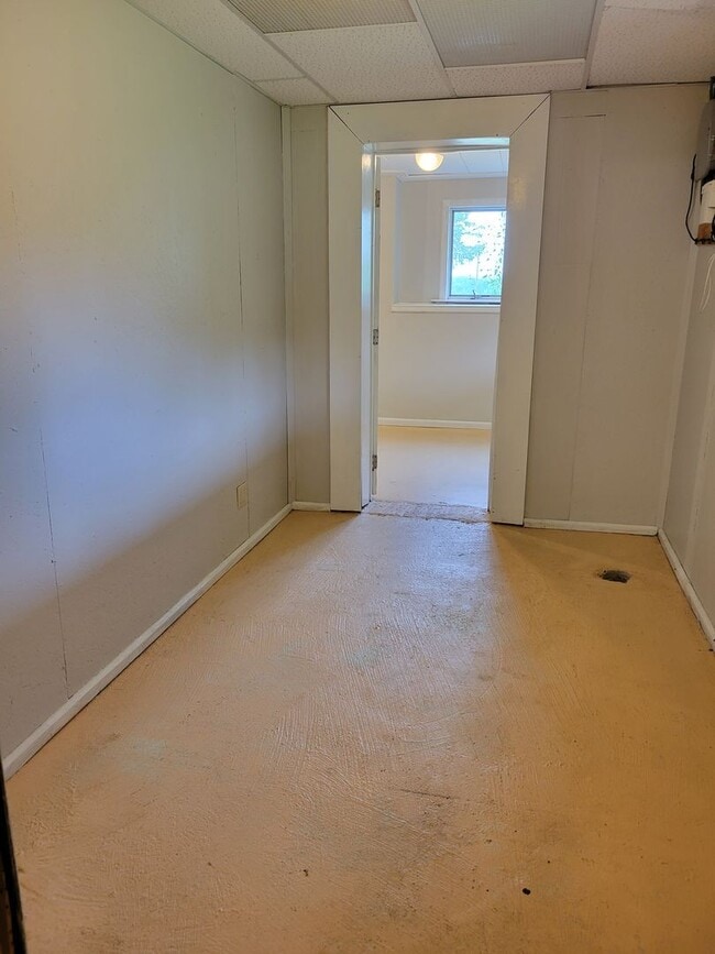 Building Photo - Single Family Home