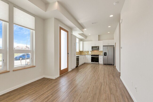 Building Photo - Modern 2BR Lafayette Home | Finished Basement, Garage & Quartz Kitchen