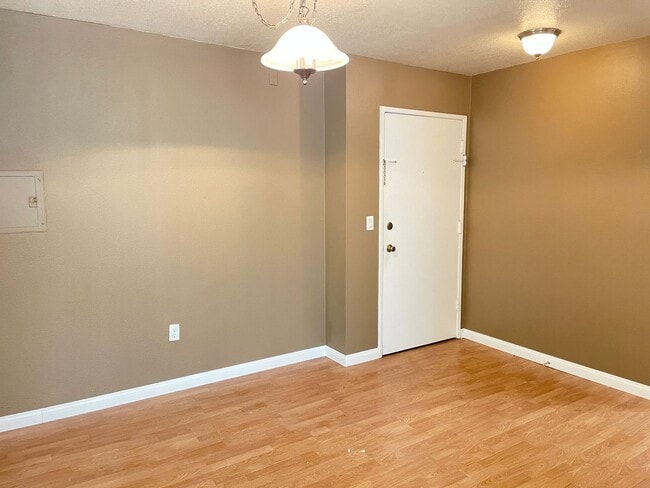 Building Photo - 6780 Friars Rd