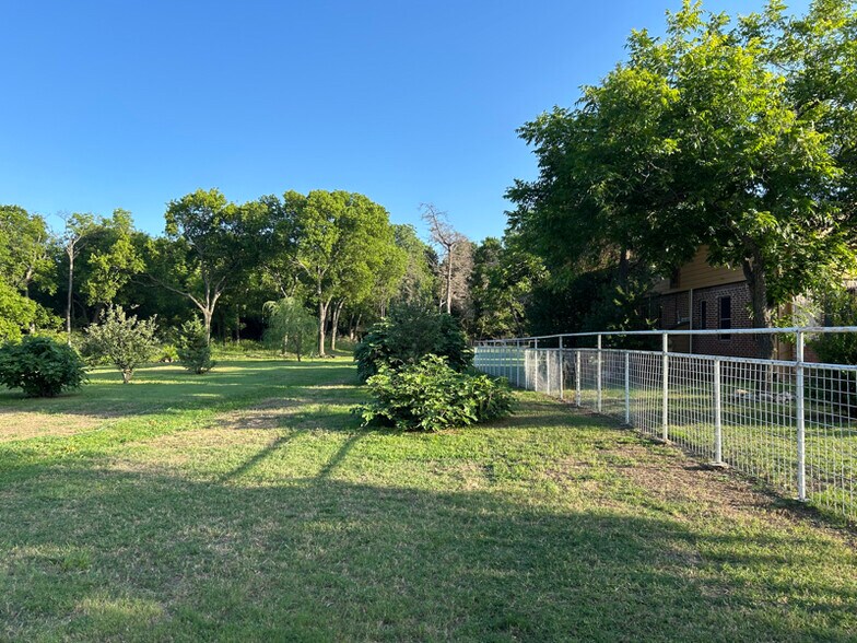 Building Photo - 5110 Ranchero Ln