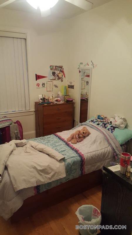 Building Photo - 64 Hemenway St