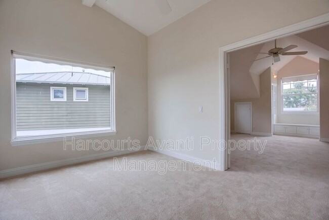 Building Photo - 1844 Dora Dr