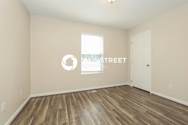 Building Photo - 5 Bedroom Pet-Friendly Home in Knoxville, TN with Main Street Renewal