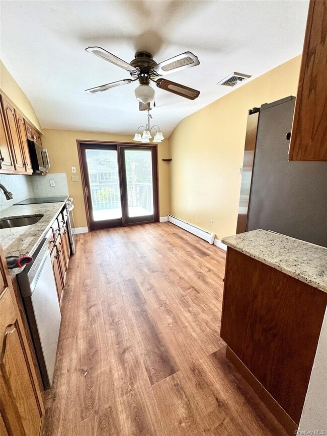 Building Photo - 255 Brookside Ct
