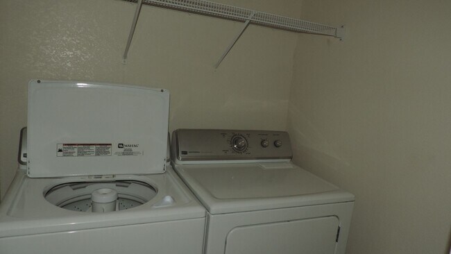 Building Photo - Chaparral Village North 3 bedroom home