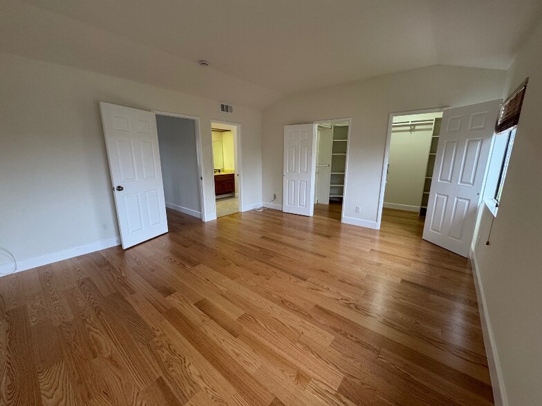 Building Photo - 4035 W 178th St