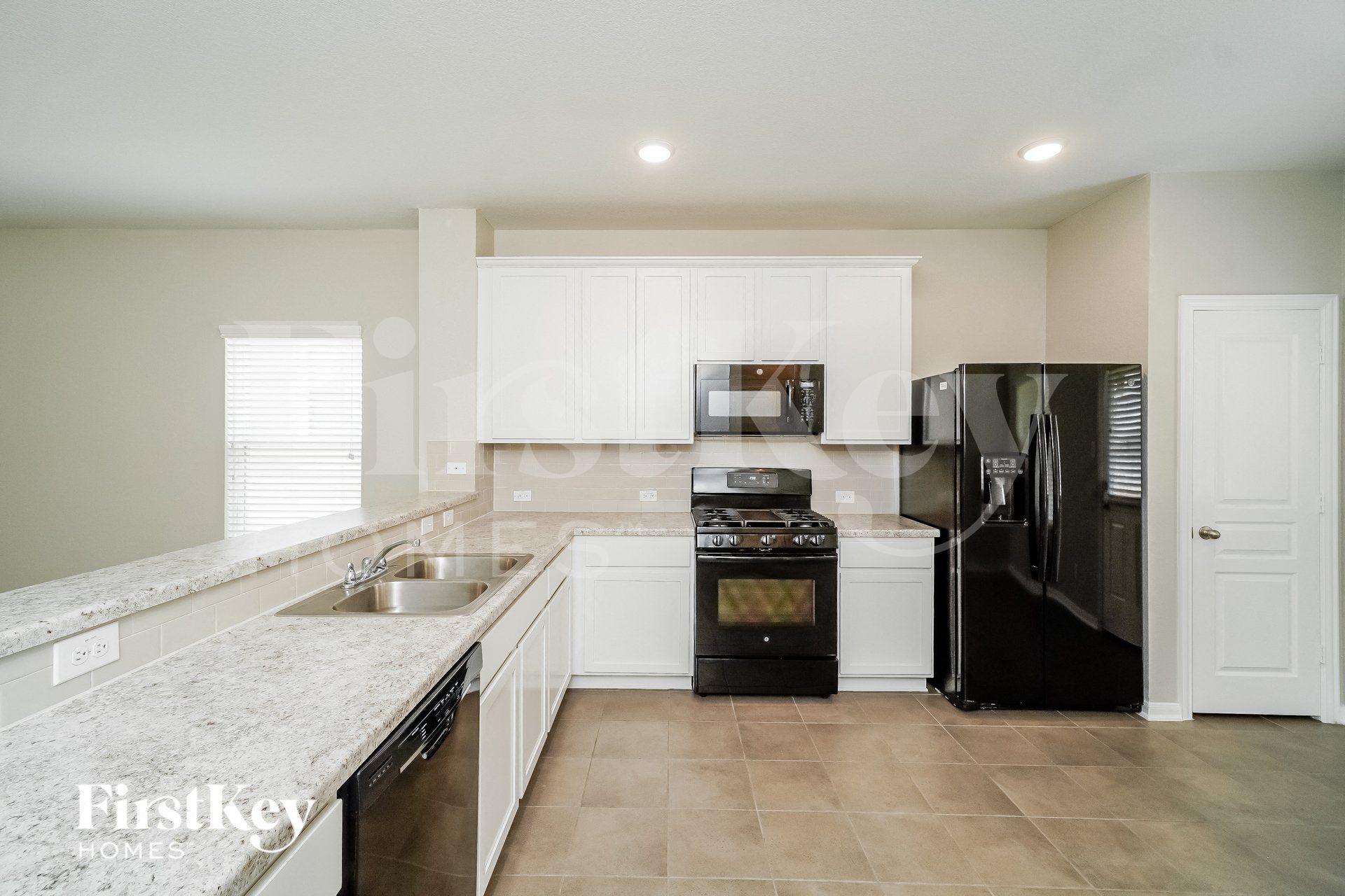 Building Photo - 8941 Elizabeth Pk