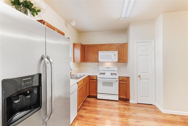 Building Photo - 6273 Negley