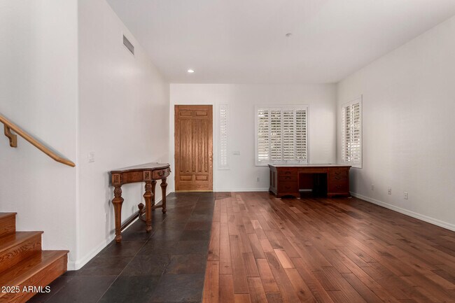 Building Photo - 10573 E Sheena Dr