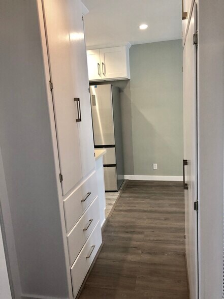 Building Photo - 1139 S Corning St