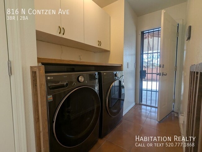 Building Photo - 816 N Contzen Ave