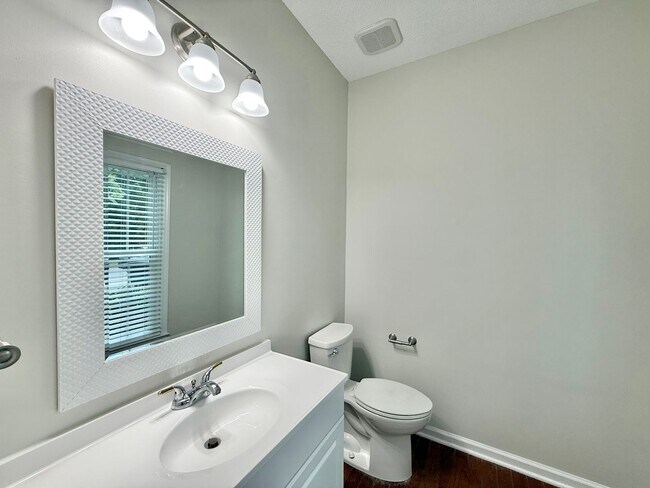 Building Photo - **OFFERING WAIVED APPLICATION FEES & $200 ...