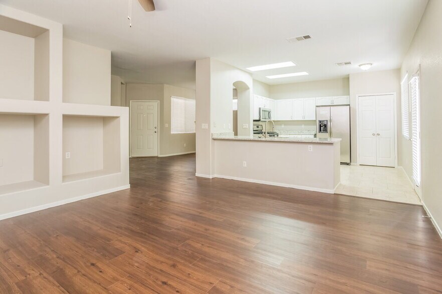 Building Photo - 7625 Adornment Ct