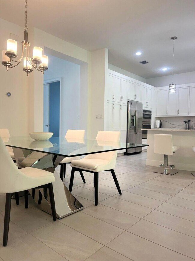 Building Photo - 17534 Rainstream Rd