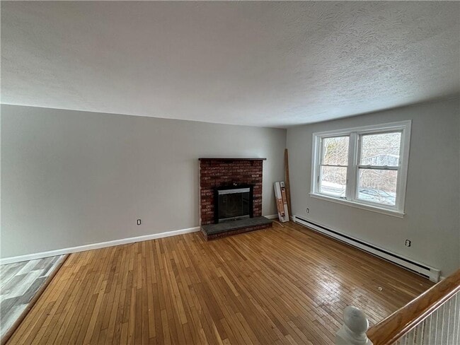 Building Photo - 24 Greenwood Dr