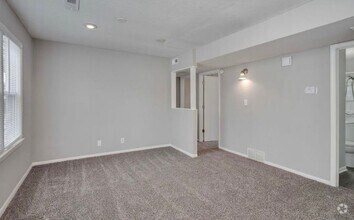 Building Photo - Available NOW! 3 Bed 1 Bath Home! $1350.00