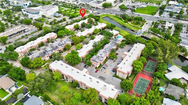 Building Photo - 136 S Cypress Rd