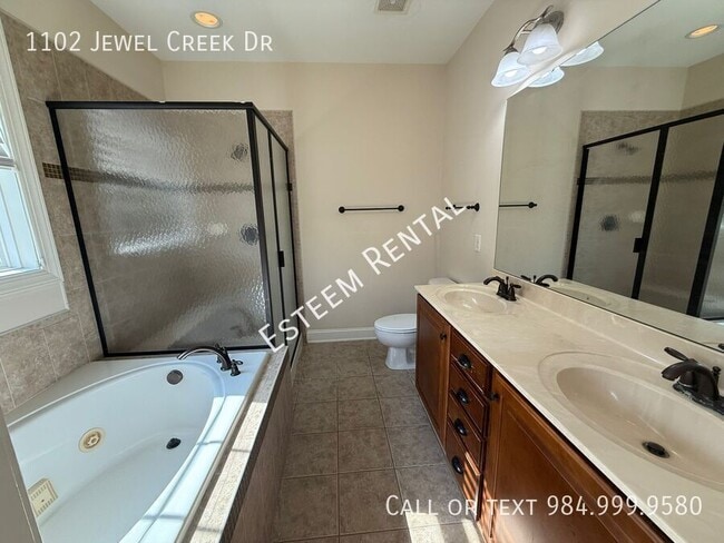 Building Photo - 1102 Jewel Creek Dr