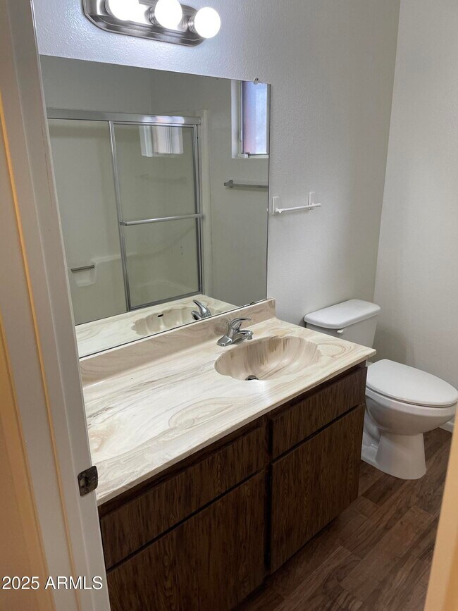 Building Photo - 10014 N 44th Dr