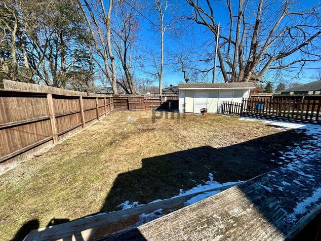 Building Photo - 2909 Oakdale Ave
