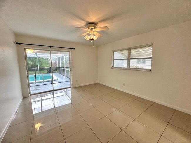 Building Photo - Charming 3 Bed, 2 Bath Pool Home in SE Cap...