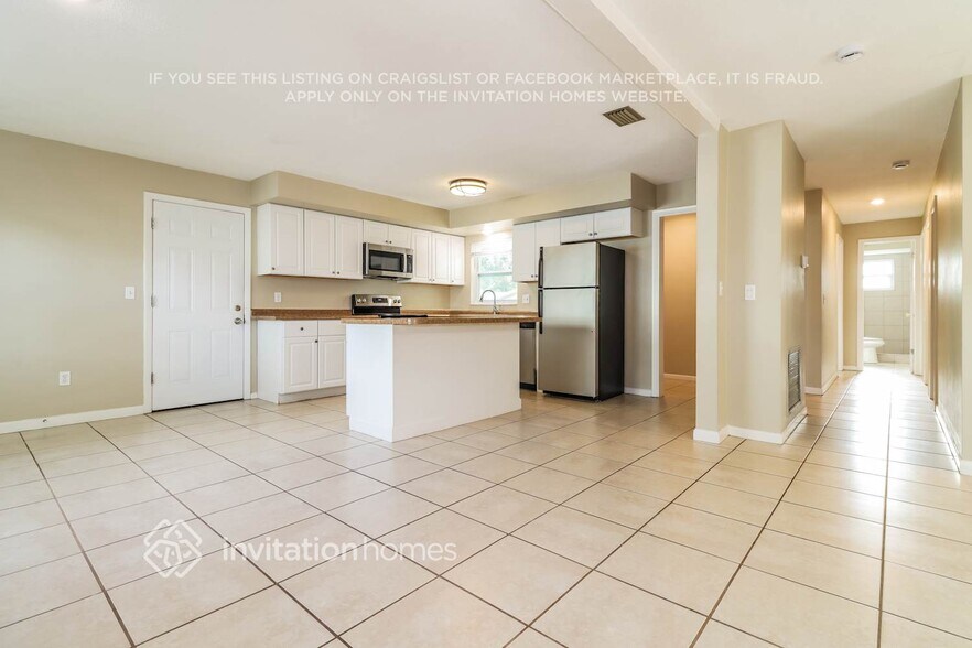 Building Photo - 2136 17th Terrace SW