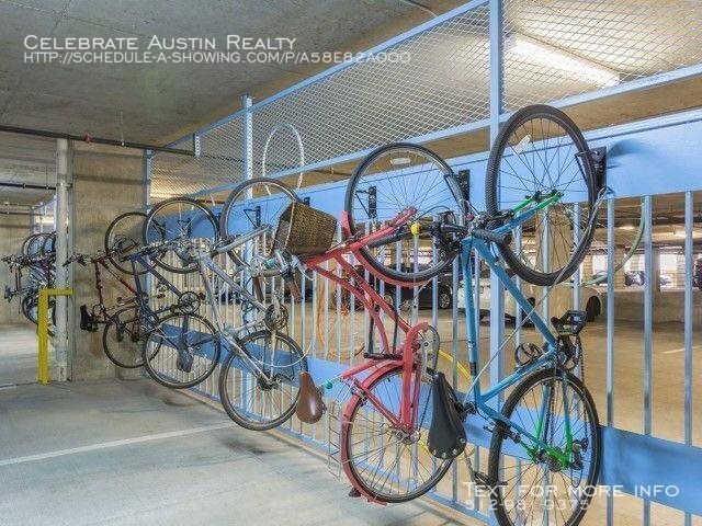 Building Photo - Eleven