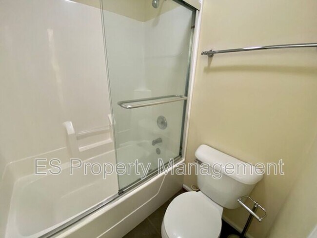 Building Photo - 6141 Wildcat Dr