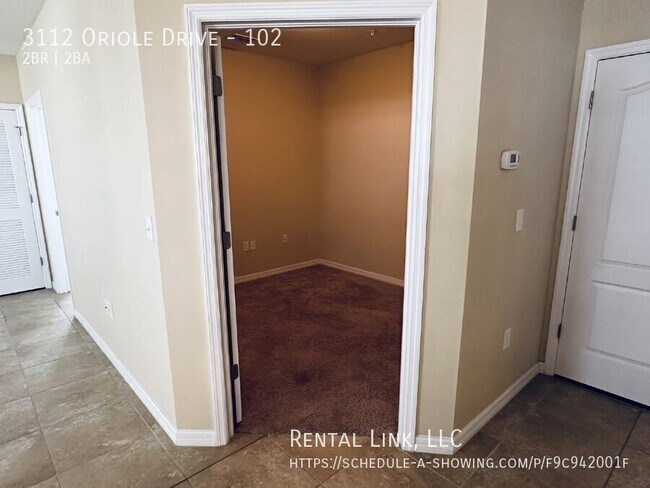 Building Photo - 3112 Oriole Dr