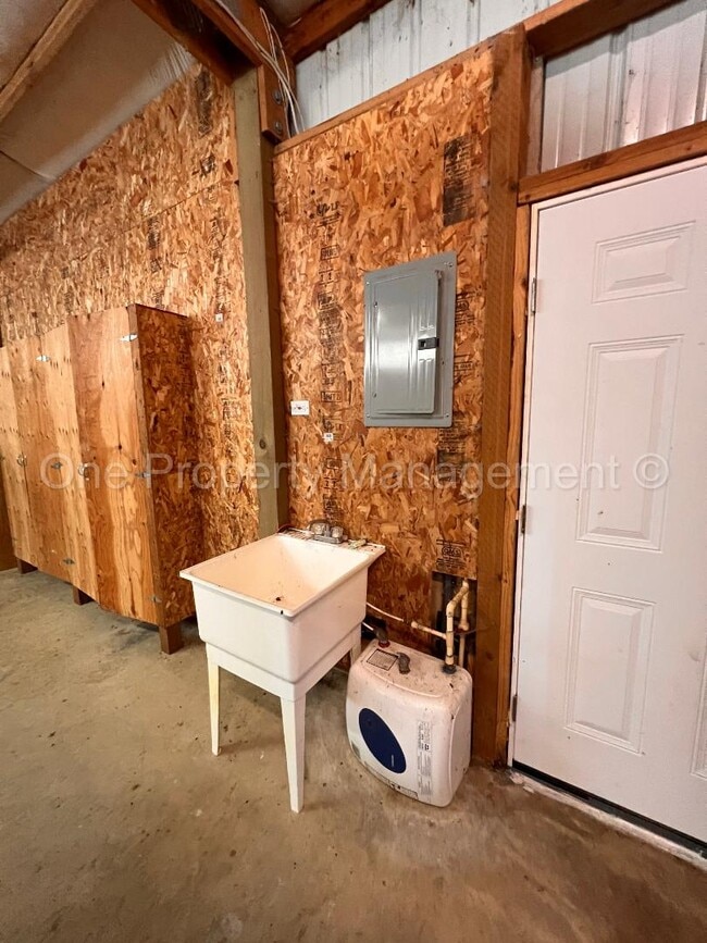 Building Photo - 24403 Gile Pl