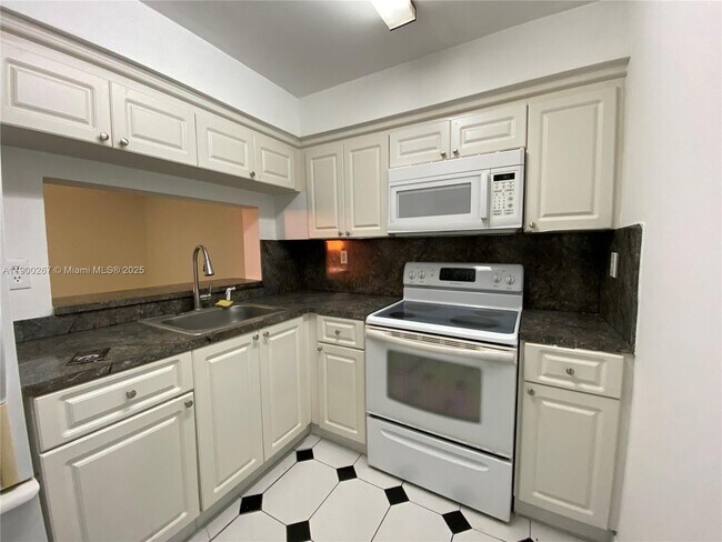 Building Photo - 11800 SW 18th St