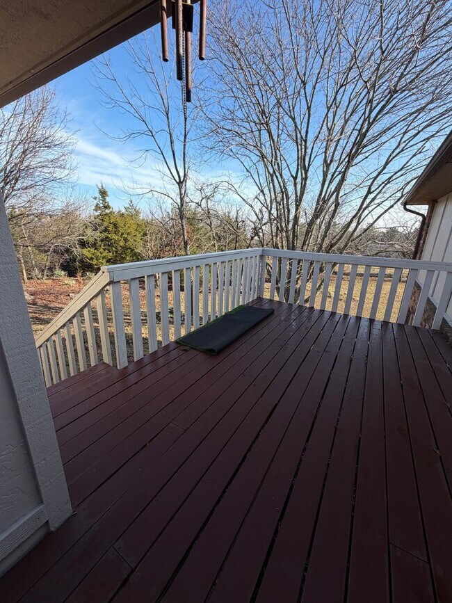 Building Photo - $2,000 Move In Special