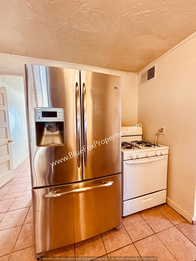 Building Photo - 3707 E Glenn St