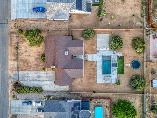 Building Photo - 57731 San Tropeze Dr