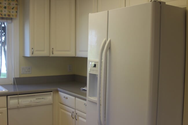 Building Photo - 237 Green Lea Pl