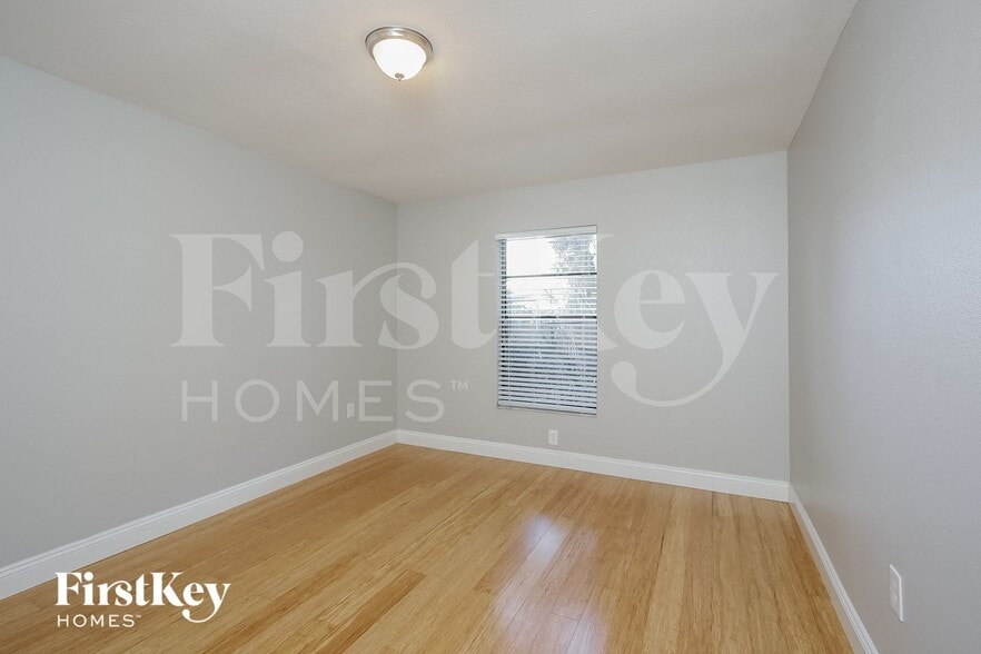 Building Photo - 6710 22nd Ave W