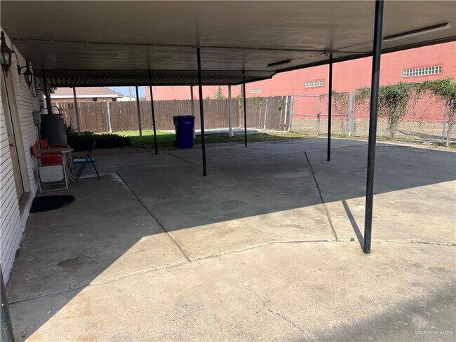 Building Photo - 23 S 24th St