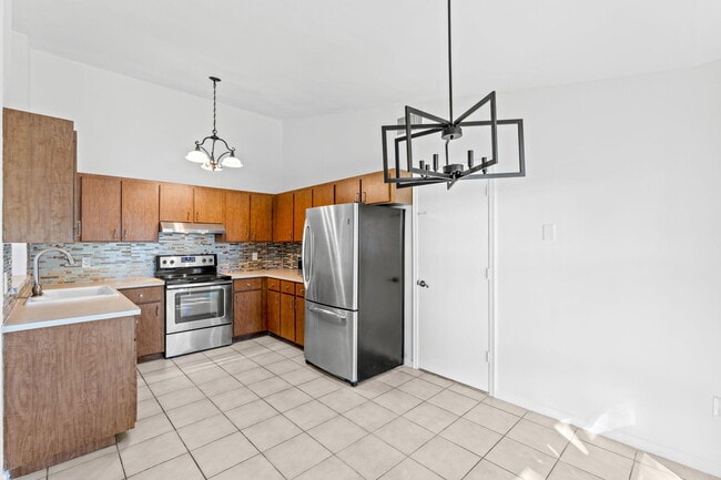 Building Photo - 11989 Persimmon Blvd