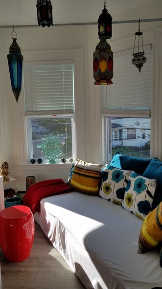 Turret Room - 342 Crescent St