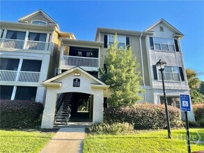 Building Photo - 2207 Walden Park Dr