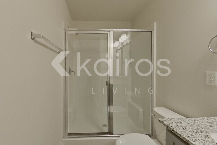 Building Photo - 2179 Banyon Cir