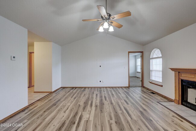 Building Photo - 4231 W 28th St