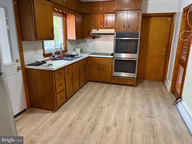 Building Photo - 13994 Burntwoods Rd