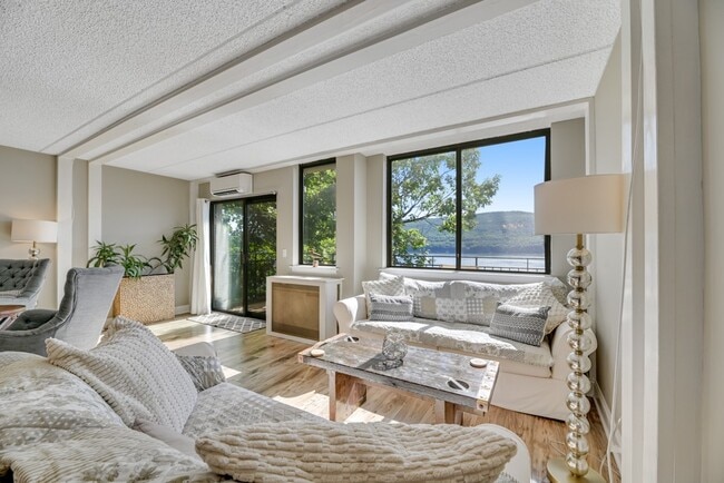 Building Photo - 7 Cliffside Dr
