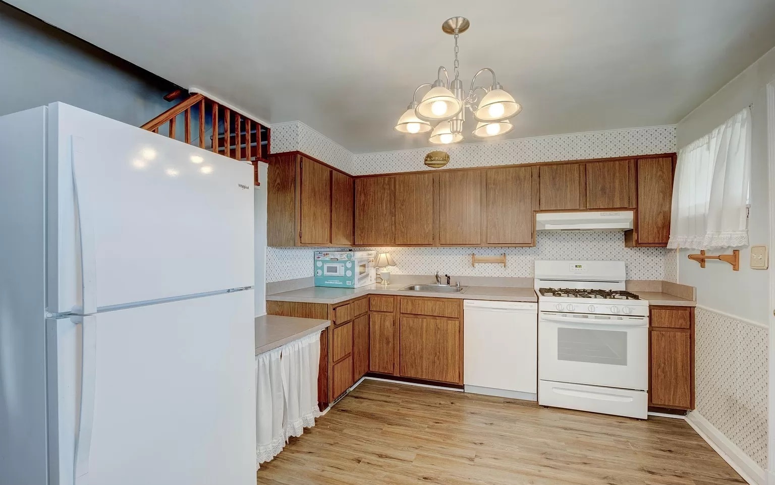 Kitchen (downstairs) - 1935 Searles Rd