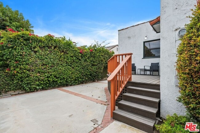 Building Photo - 6111 W 75th St